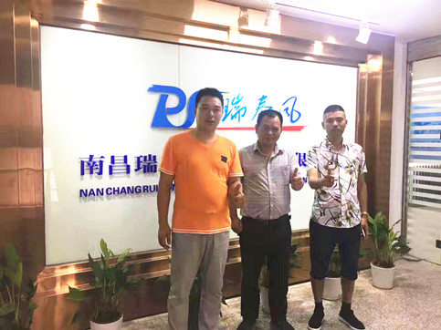 千里探望華中團(tuán)隊，吹響工業(yè)吊扇廠房通風(fēng)降溫沖鋒號