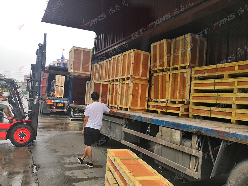 車間用工業(yè)風(fēng)扇廠家瑞泰風(fēng)有質(zhì)有量，發(fā)貨速度勢不可擋！
